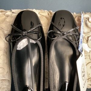 BNWT CIDER patent black size 9